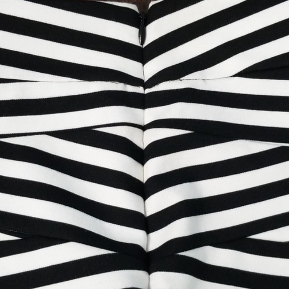 EXPRESS Bandage Skirt - Picture 2 of 6